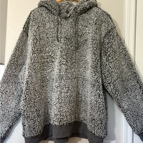 The Happy Company Gray Sherpa Hoodie. Very Soft Hoodie with Pockets. - Picture 1 of 15